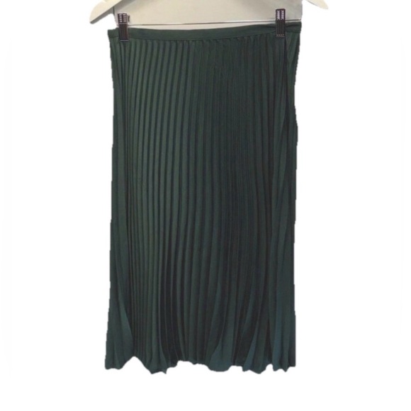 Banana Republic Satin Pleated Skirt Hunter Green Midi Petite 4P NWT Style 798408 - Picture 2 of 12